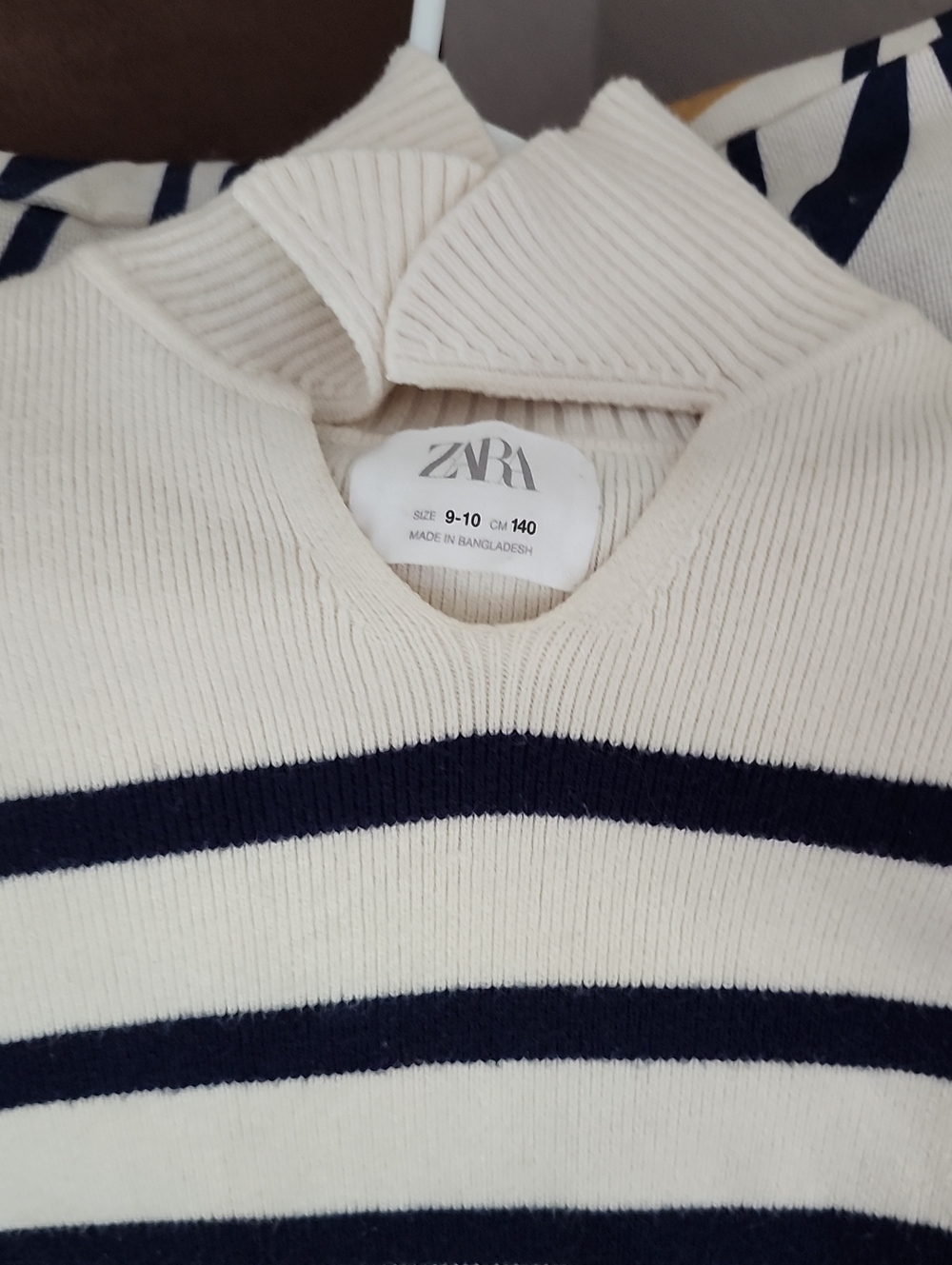 ZARA Sweater Navy /Cream Color Pull Over.